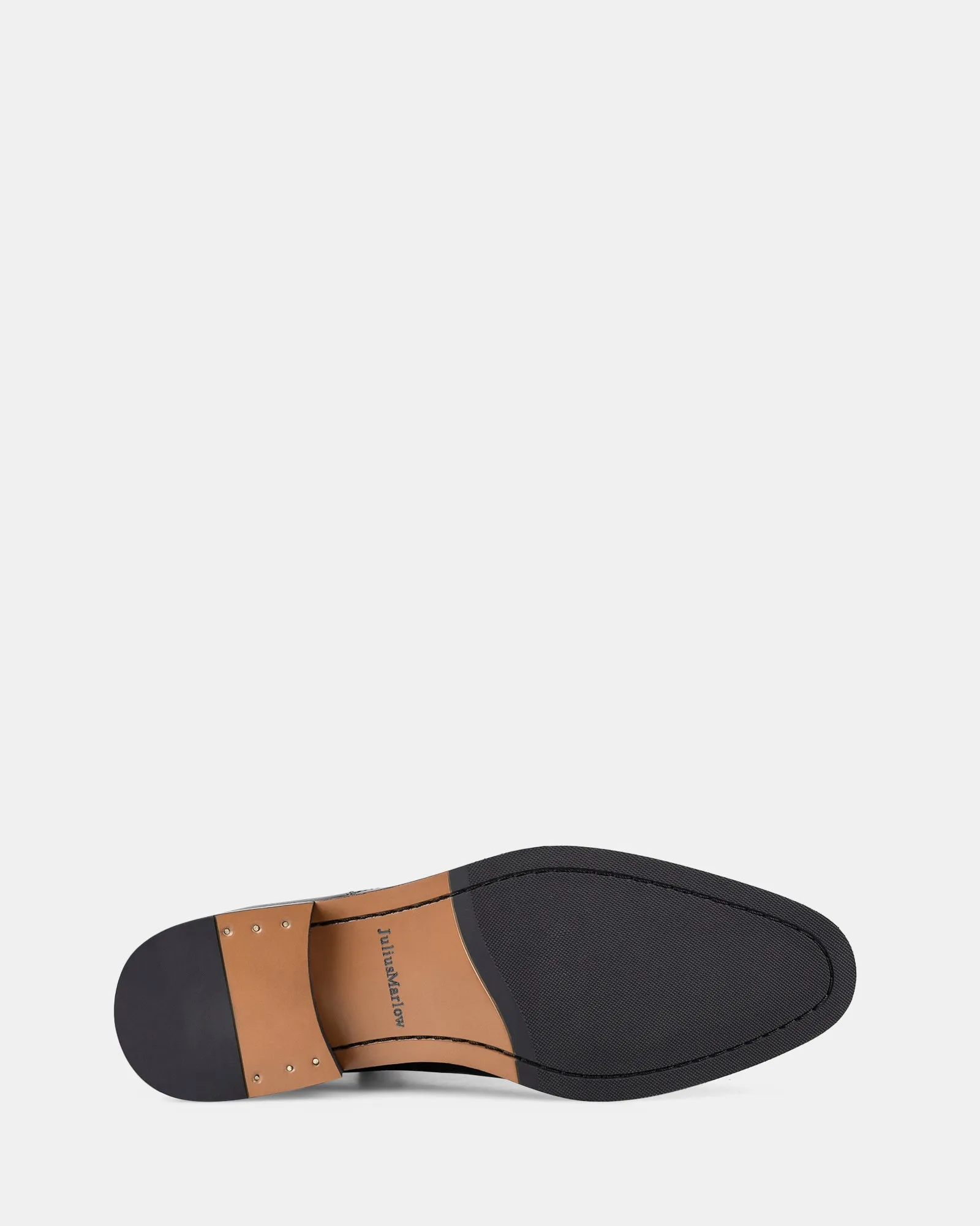 Bay Black
