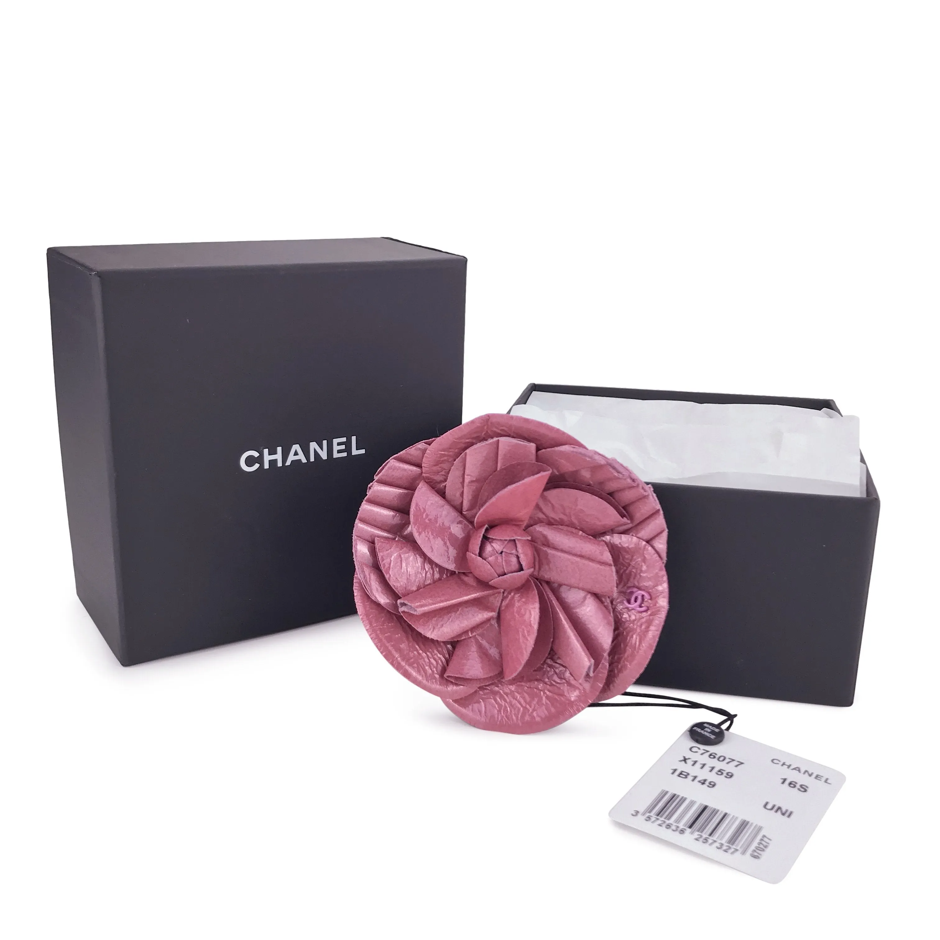 Camelia Brooch in Pink Patent Leather