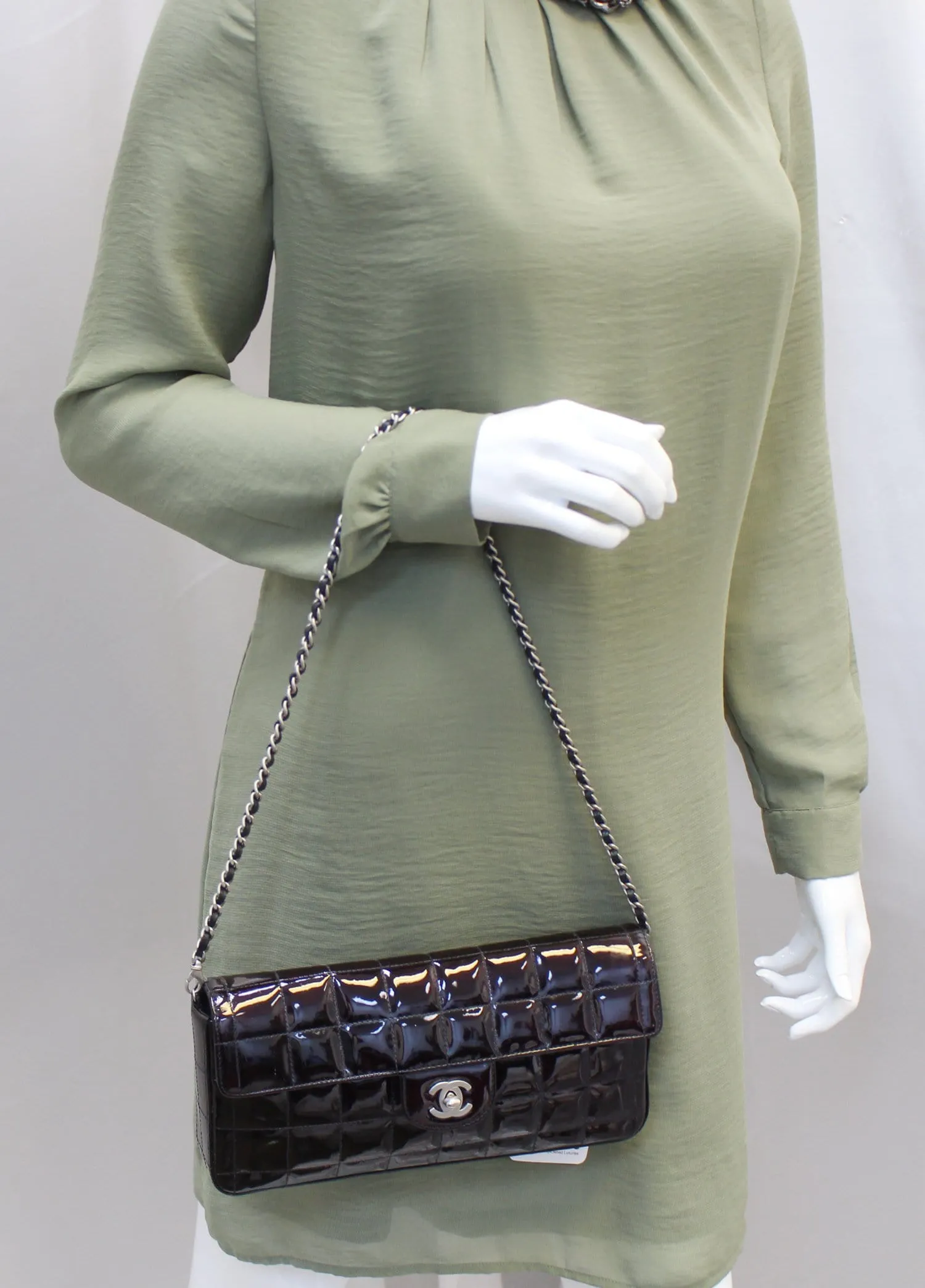 CHANEL Plum Patent Leather Square Stitch CC Shoulder Bag