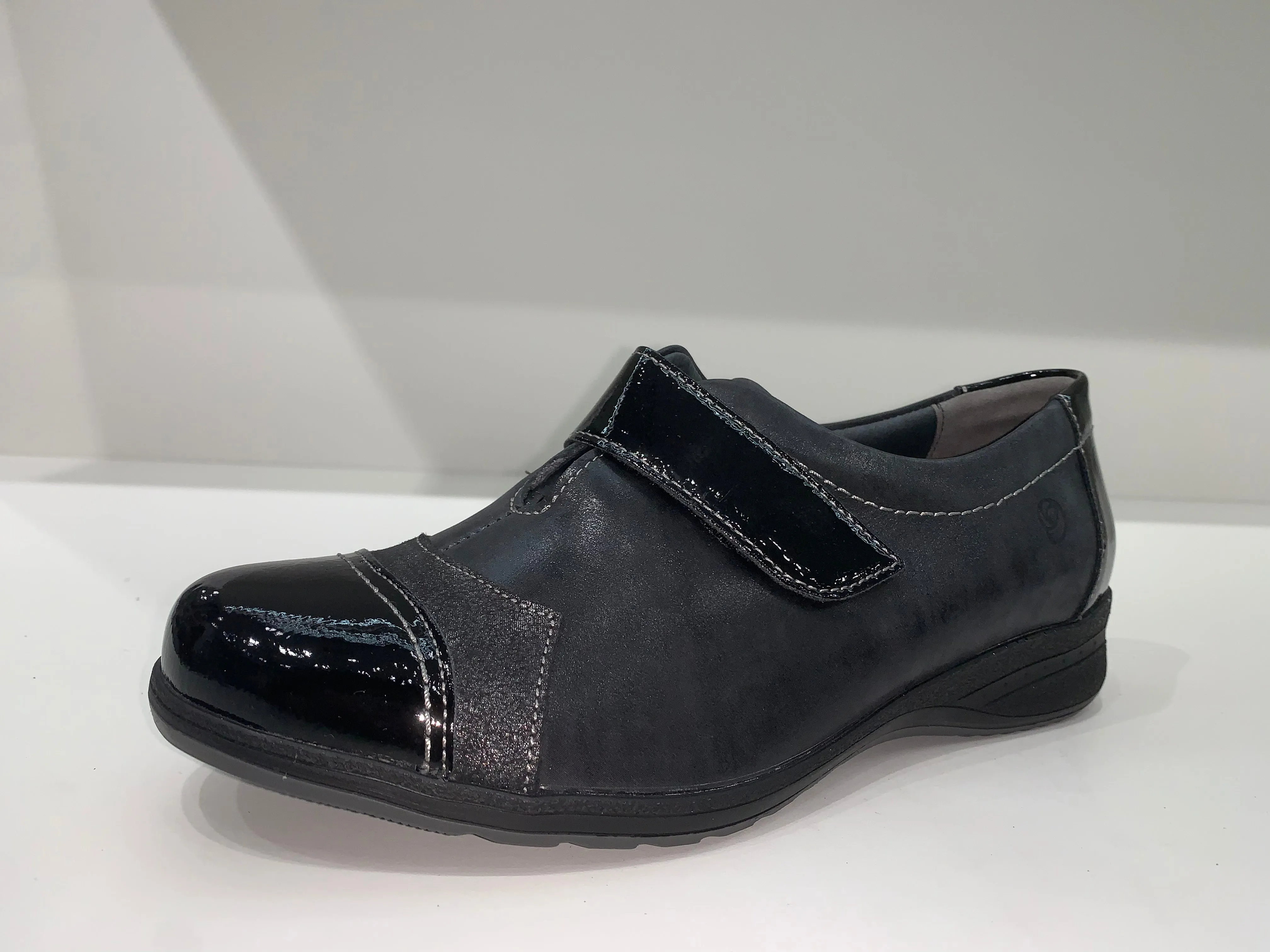 CHARM SHOES BLACK