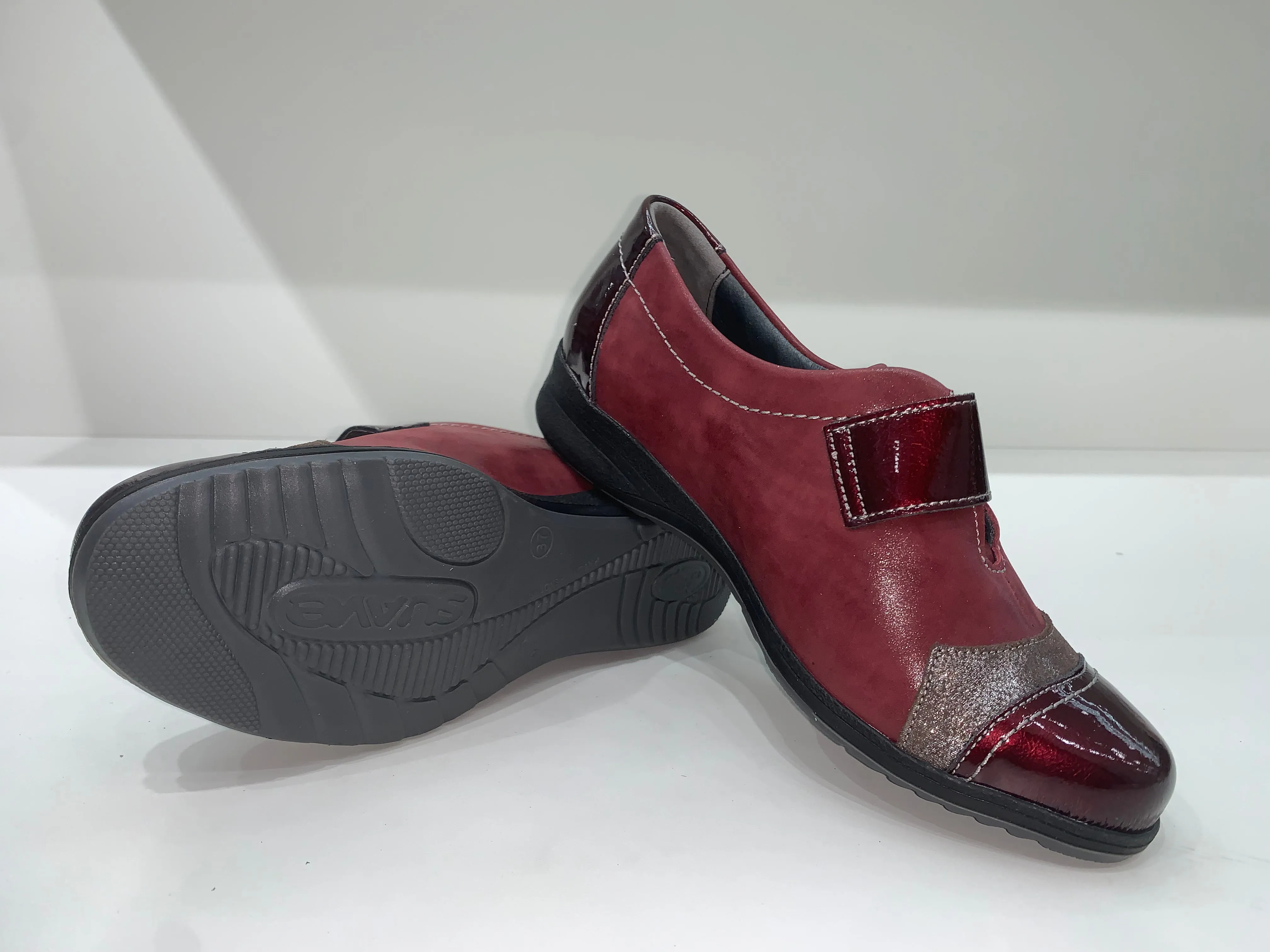 CHARM SHOES MAROON