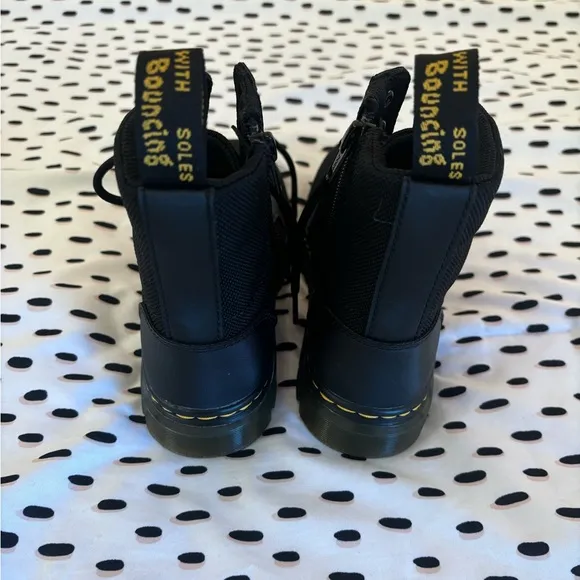 NEW no tags! Dr. Martens Kids Boots. Unisex
