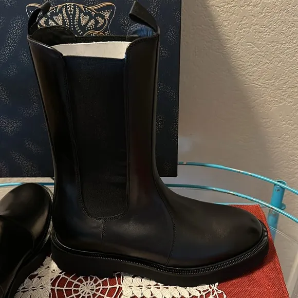 NWT Lita by Ciara Italian leather luxury boots.