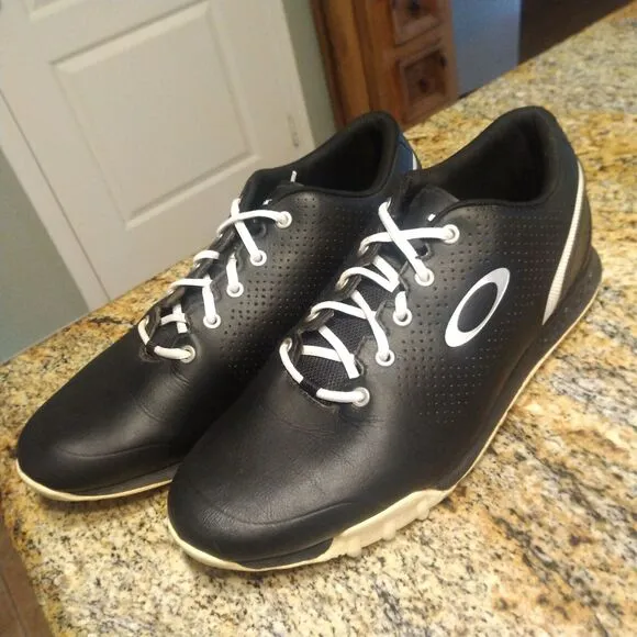 Oakley Men's Ripcord Golf Shoes Ortholite Soft Spike Black/White Leather Sz 11.5