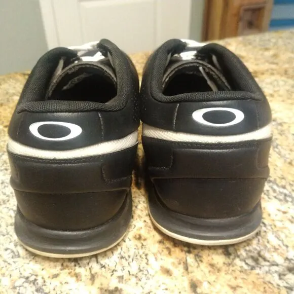 Oakley Men's Ripcord Golf Shoes Ortholite Soft Spike Black/White Leather Sz 11.5