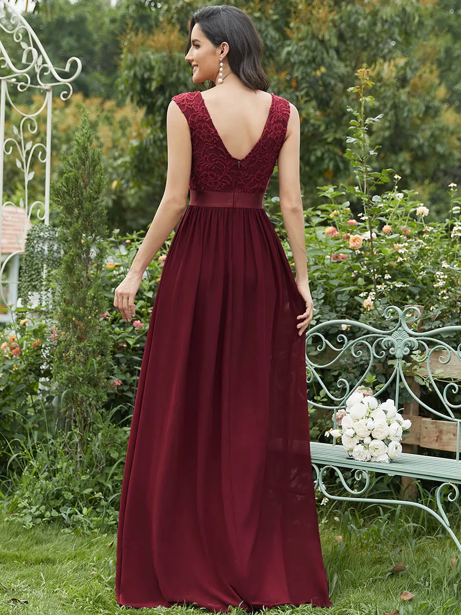 Taille personnalisée robe de demoiselle d'honneur classique à col rond et dos en dentelle