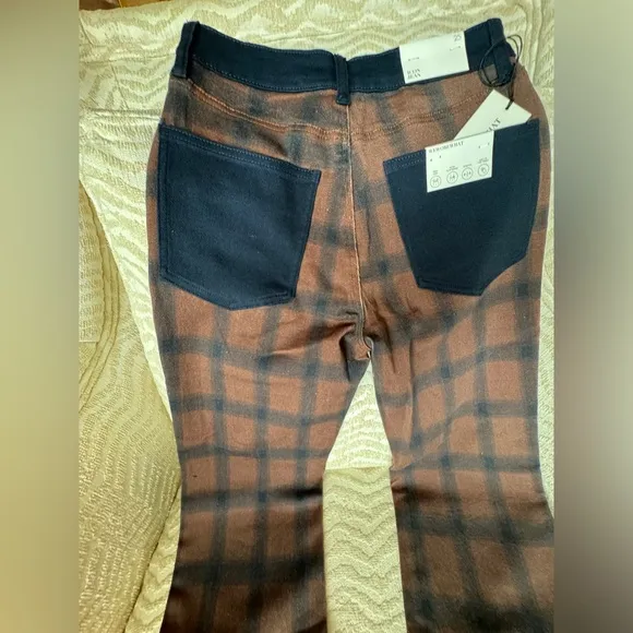 WEWOREWHAT Plaid Colorblock Icon Jeans Navy and Brown, Size 25🔥
